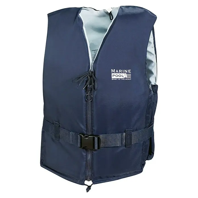Marinepool Schwimmweste 50N Active ISO ZIP - 70 kg - 90 kg, 50 N, Blau - Dunkelblaue Schwimmweste mit Reißverschluss, verstellbarer Gurtschnalle und „MARINE POOL“-Logo.