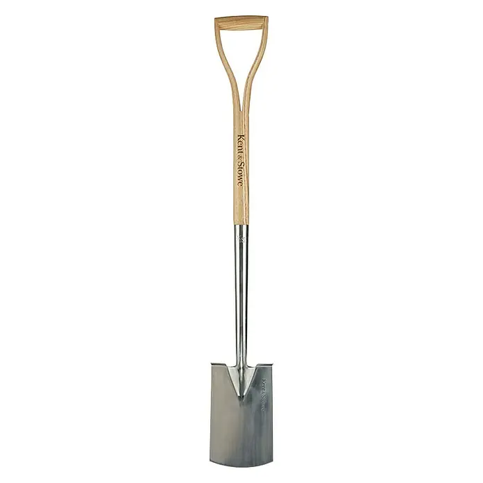 Kent & Stowe Gärtnerspaten - Arbeitsbreite: 14 cm, Langstiel - Ein silberner Kent & Stowe Spaten mit Holzgriff, perfekt für Gartenarbeiten und Umgraben von Beeten. Ideal für jeden Gärtner.
