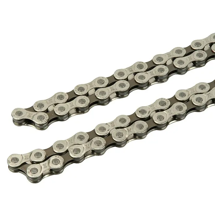 Fischer Fahrradkette - Anzahl Glieder: 136 Stk., Geeignet für: 6 oder 8 Ritzel (18 - 24 Gang) - Nahaufnahme einer Fahrradkette der Marke NARRO, die robust und zuverlässig für eine optimale Kraftübertragung ausgelegt ist.