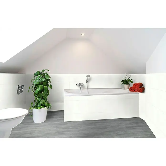 Revêt Wandpaneel SPC Wall - 600 x 300 mm, Weiß, Hochglänzend - Moderne weiße Badewanne mit Fliesenverkleidung in hellem Badezimmer mit grauem Boden und weißen Wänden.