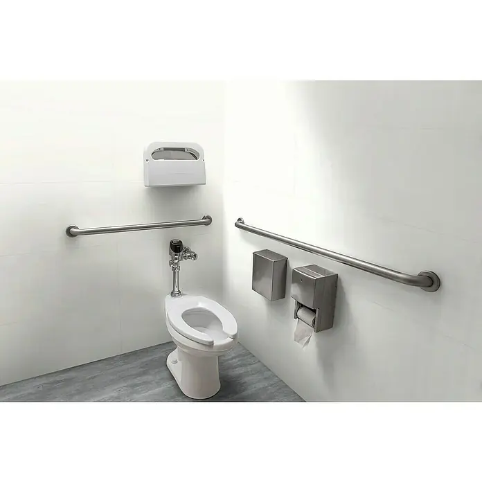Revêt Wandpaneel SPC Wall - 600 x 300 mm, Weiß, Hochglänzend - Barrierefreie Toilette mit Haltegriffen, weißem WC, Chrom-Spülung, weißem Sitzbezugspender und Edelstahl-Papier-/Hygieneartikelspendern.