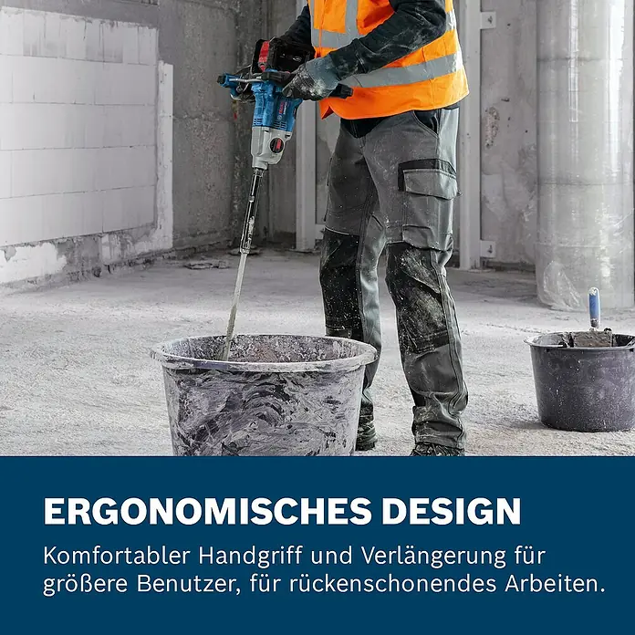 Bosch Professional Akku-Rührwerk GRW 18V- 160 PRO SOLO - 18 V, Anzahl Akkus: Ohne Akku - Arbeiter mischt mit blauem Bosch Rührgerät mit Verlängerung Material in Eimer auf Baustelle, betont ergonomisches Design.