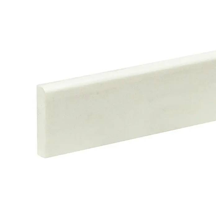 Profiles and more Sockelleiste Pro Flex - 240 cm x 10 mm x 44 mm, Weiß - Weiße Sockelleiste aus Holz, ideal für jeden Raum, um einen sauberen und stilvollen Abschluss zu schaffen.