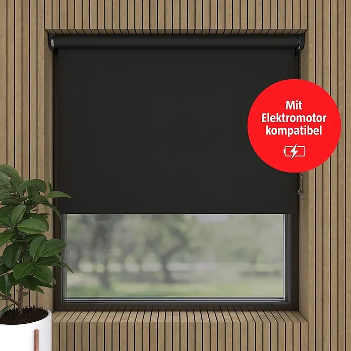 Verdunkelungsrollo - B x H: 170 x 190 cm, Dark, 100 % Polyester - Schwarzes Rollo in einem Fenster mit Holzverkleidung, motorisierbar.