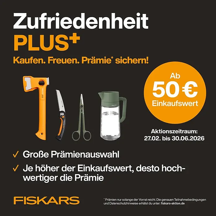 Fiskars Teleskop-Unkrautstecher SmarFit - Länge Stiel: 99 cm - 119 cm - Fiskars Aktion: Ab 50€ Einkaufswert Prämie sichern. Abgebildet sind Axt, Säge, Schere, Kanne. Gültig bis 30.06.2026.