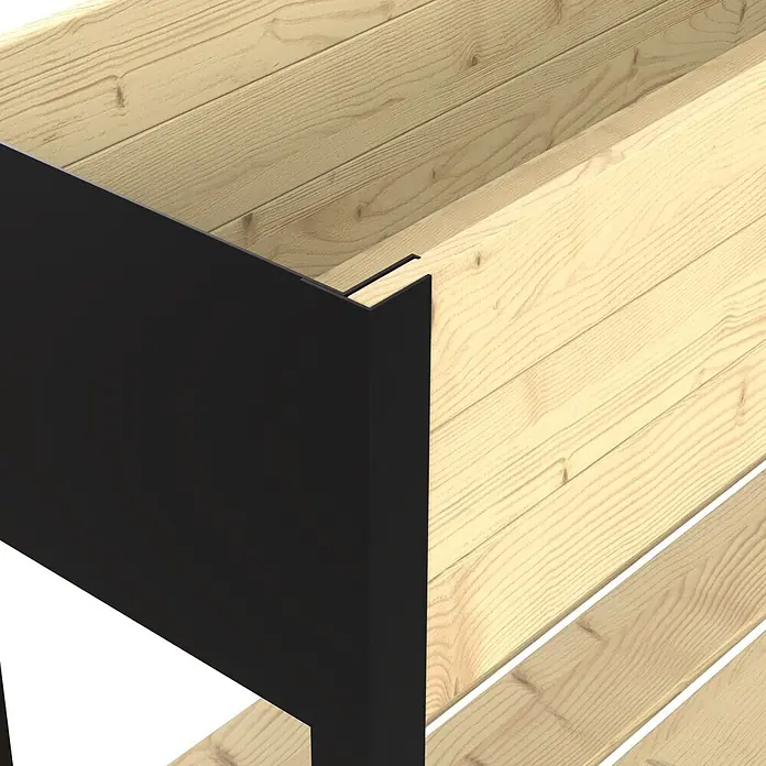 Upyard Hochbeet Modernbox hoch - 118 x 36 x 72 cm, Holz, Natur/Schwarz - Ecke eines Hochbeets mit hellen Naturholzbrettern und einem schwarzen Metallrahmen.