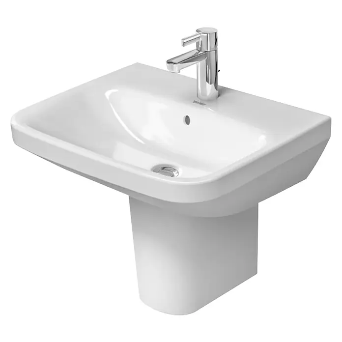 Duravit DuraStyle Waschtisch Typ 2 - 55 x 44 cm, Ohne Spezialglasur, Hahnloch: Mitte, Mit Überlauf, Weiß - Nahaufnahme eines weißen Waschbeckens mit Chromarmatur, das ein elegantes und funktionales Design für moderne Badezimmer darstellt.