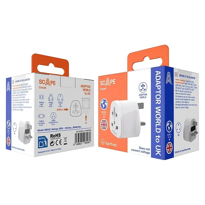 Scape Adaptador de viaje UK - Blanco - Dos cajas blancas de adaptadores de viaje SCAPE. Cada caja muestra un adaptador de viaje blanco 'World to UK' con clavijas UK y toma universal.