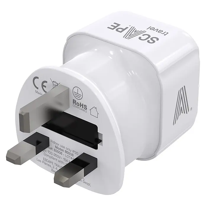 Scape Adaptador de viaje schuko UK - Blanco - Adaptador de viaje blanco con tres clavijas, con logotipos de marca y especificaciones técnicas.
