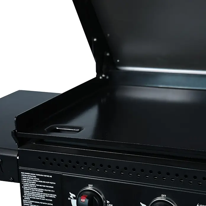 Char-Griller Plancha-Grill Flat Iron - Grillfläche (B x T): 76 x 49 cm, 10,55 kW, Anzahl Brenner: 3 Stk. - Schwarze Gasgrillplatte mit geöffnetem Deckel, zeigt Kochfläche, Bedienknöpfe und Zündanleitung.