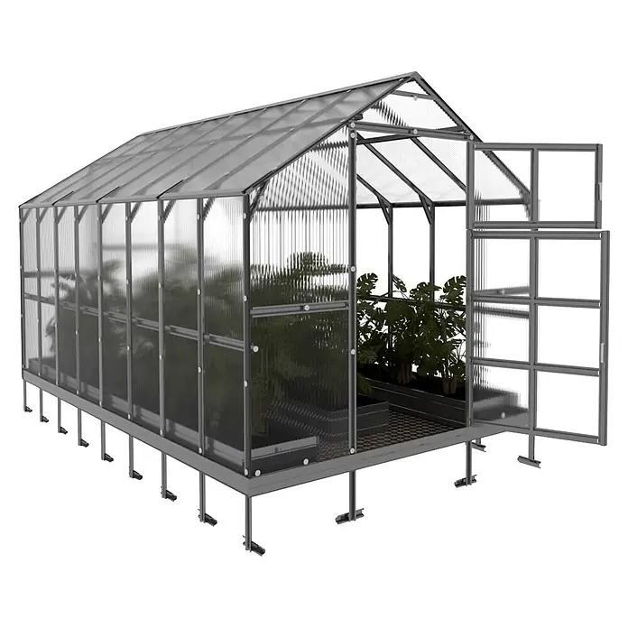 Klasika Greenhouses Gewächshaus House Klasika - Außenmaß inkl. Dachüberstand (B x T): 235 x 412 cm, Material Seitenwand: Kunststoff, 6 mm, Silbergrau - Begehbares Gewächshaus mit silbernem Rahmen, durchsichtigen Platten, Pflanzen und offener Tür, auf Stelzen.