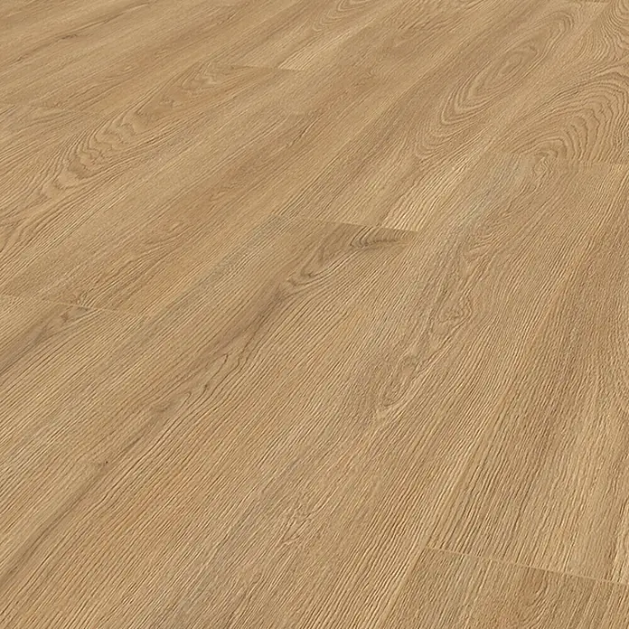 Krono Original Laminatmuster Atlantic 7 - Wheat Cornforth Oak, 297 x 195 x 7 mm, Landhausdiele - Hellbrauner Laminatboden in Holzoptik mit diagonal verlegten Dielen.