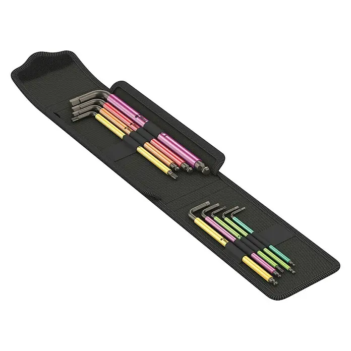 Wera Winkelschlüssel-Set Bicycle Set 4 - 9 -tlg. - Ein Set farbiger Innensechskantschlüssel in einer schwarzen Stofftasche, ideal für Reparaturen und Heimwerkerprojekte. Die Schlüssel sind gut sortiert.
