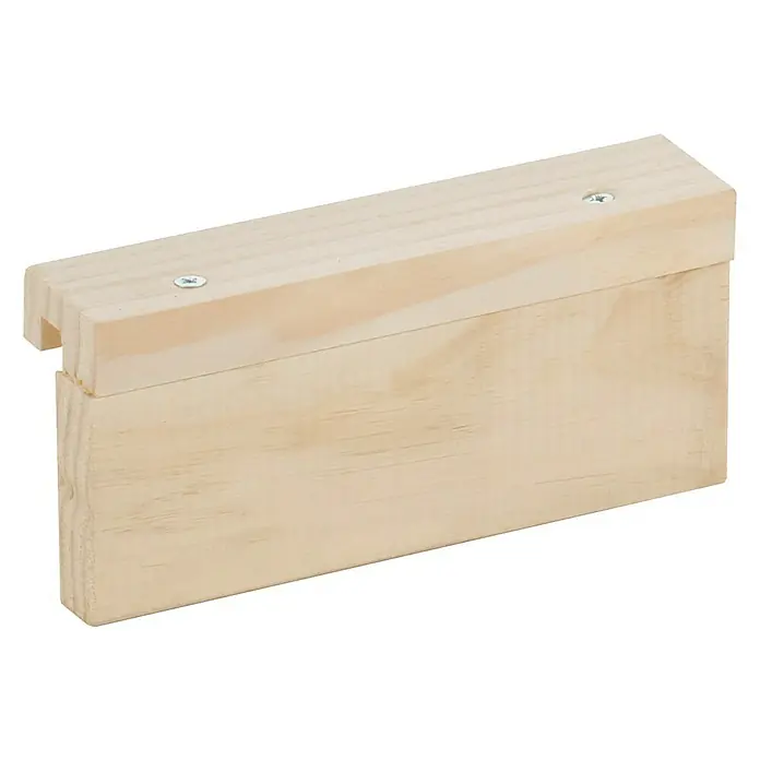 Astigarraga Adapter BTADAP.99 - L x B x H: 20 x 9,5 x 5 cm, Kiefernholz - Nahaufnahme eines hellen Holzschuhputzers mit Schrauben, der eine saubere und praktische Lösung für die Schuhpflege bietet.