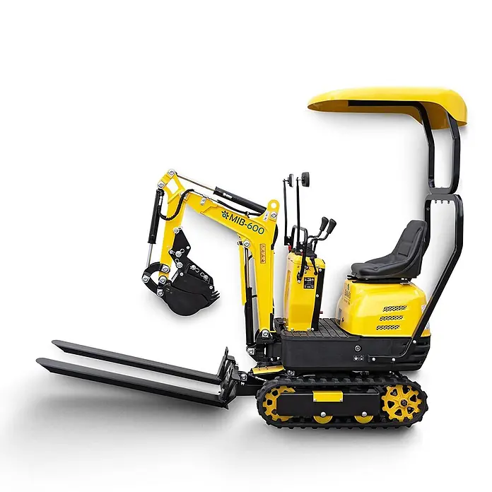 Bamato Palettengabel für MIB-600 -  - Gelber Minibagger mit schwarzen Raupen, Sitz, Dach, Schaufelarm und angebrachten Palettengabeln für vielseitigen Einsatz.