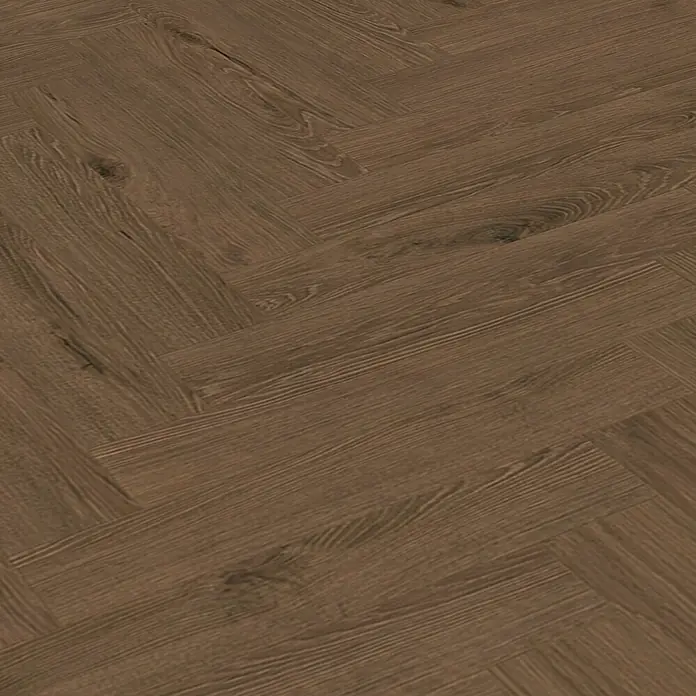 Krono Original Laminat Herringbone - Dark Montanara Oak, Fischgrät, 630 x 126 x 8 mm - Dunkelbrauner Holzboden im Fischgrätmuster.