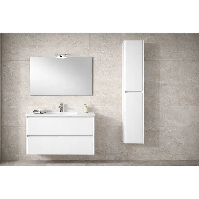 Armario colgante de baño Ten - L x An x Al: 25 x 35 x 160 cm, Blanco - Mueble de baño blanco con lavabo y espejo, acompañado de un armario alto a juego.