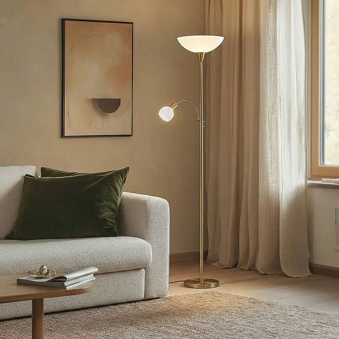 Lindby LED-Deckenfluter Elaina - Höhe: 182,5 cm, messing / gold - Stehlampe aus Messing mit Deckenfluter und verstellbarer Leselampe, die eine gemütliche Wohnecke beleuchtet.