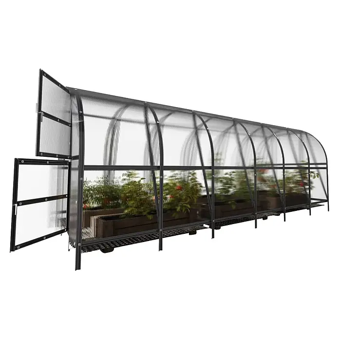 Klasika Greenhouses Gewächshaus Baltic Lt Klasika - Außenmaß inkl. Dachüberstand (B x T): 300 x 600 cm, Material Seitenwand: Kunststoff, 4 mm, Silbergrau - Tunnelgewächshaus mit dunklem Rahmen, transparenten gerippten Platten und offenem Lüftungsfenster. Innen Pflanzen in Holzkästen.