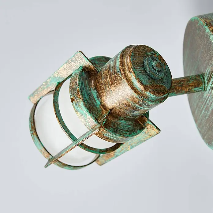 Lindby Wandleuchte Giorgi - bronze / altmessing, E14 - Antike Wandleuchte aus Bronze mit grüner Patina, Käfigdesign und mattem Glasdiffusor.
