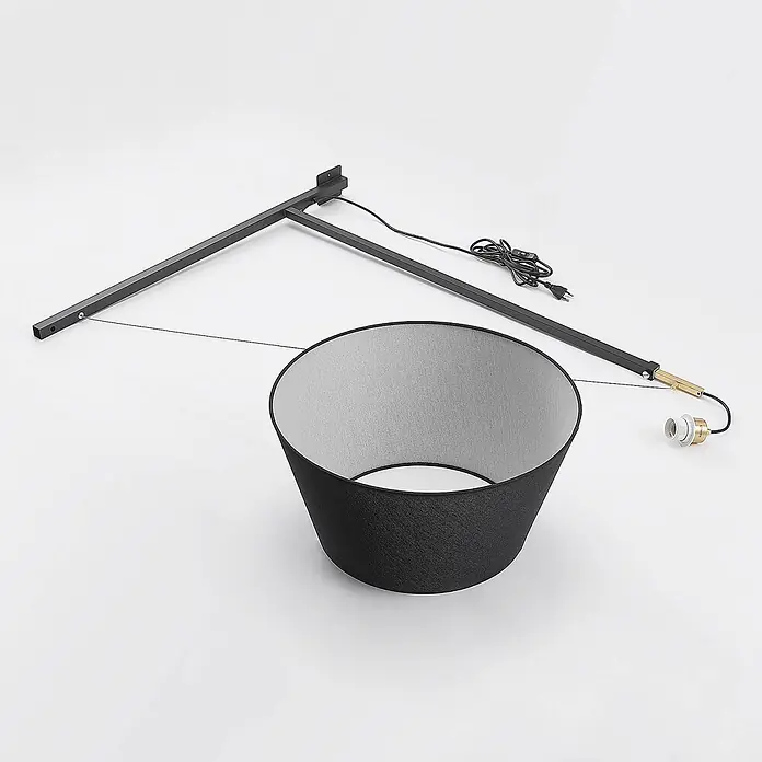 Lucande Wandleuchte Beleza - schwarz, schwarz, E27 - Demontiertes Wandleuchten-Set: schwarzer Metallarm, schwarzer Stofflampenschirm, Fassung und Kabel mit Stecker.