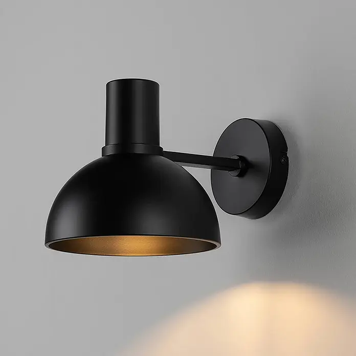 Lucande Wandleuchte Mostrid - L x B x H: 24 x 17 x 19,3 cm, schwarz, schwarz, E27 - Schwarze Wandleuchte mit gewölbtem Schirm und goldfarbener Innenseite, leuchtet nach unten.