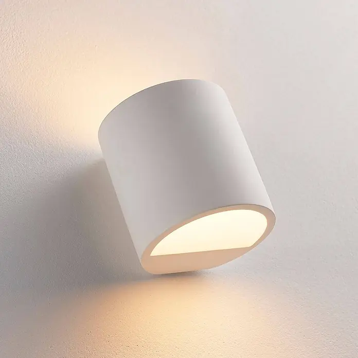 Lindby Wandleuchte Krista - L x B x H: 10 x 10,5 x 10 cm, weiß / opal, G9 - Matte, weiße zylindrische Wandleuchte mit warmer Auf- und Abwärtsbeleuchtung.