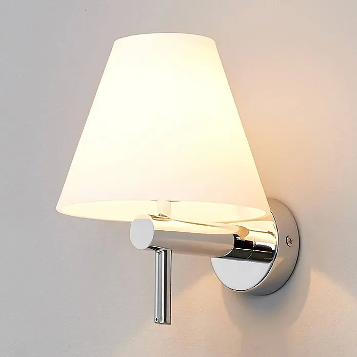 Lindby Wandleuchte Violetta - L x B x H: 15,5 x 14 x 21 cm, chrom / silber, G9 - Wandleuchte mit weißem konischem Schirm und verchromter Metallhalterung.