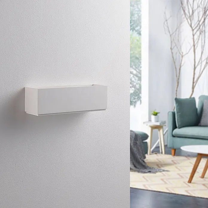 Lindby Wandleuchte Benno - L x B x H: 9 x 29 x 9 cm, weiß / opal, G9 - Weißer rechteckiger Wandbehälter oder Regal in einem modernen Interieur.