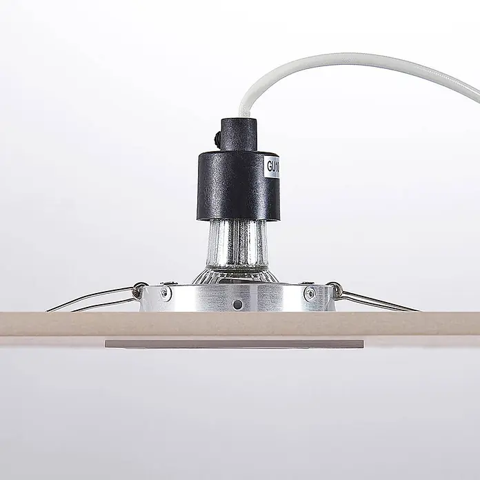 Arcchio Deckenstrahler Sophia - alu / grau / zink, alu / grau / zink, GU10 - Schwarze GU10 Lampenfassung mit Leuchtmittel, weißem Kabel, Metallfassung und hellem Lampenschirmrand.