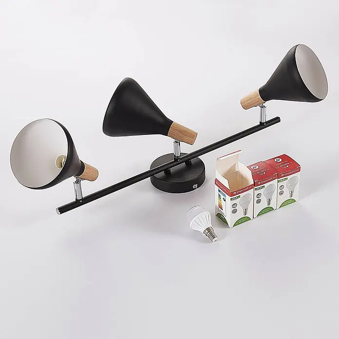 Lindby Deckenstrahler Arina - schwarz, schwarz, E14 - Dreiflammige schwarze Strahlerleiste mit konischen Schirmen, Holzdetails und LED-Birnen.