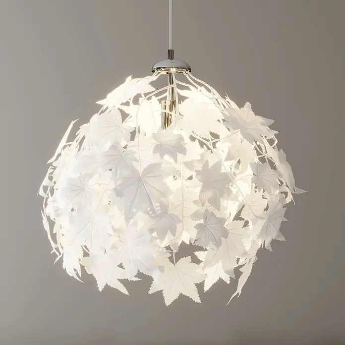 Lindby Pendelleuchte Maple - L x B x H: 38 x 38 x 150 cm, weiß / opal, weiß, chrom, E27 - Beleuchteter weißer Pendelleuchtenschirm aus zarten, blattförmigen Elementen.