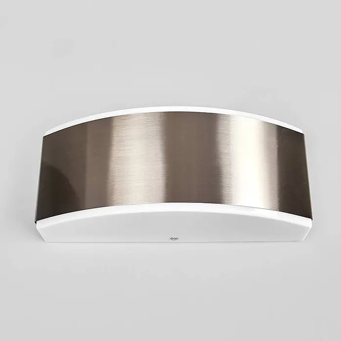 Lindby Außenwandleuchte Pacon - alu / grau / zink, klar / transparent, IP44 - Weiße Wandleuchte mit einer gebogenen Frontplatte aus gebürstetem Metall.