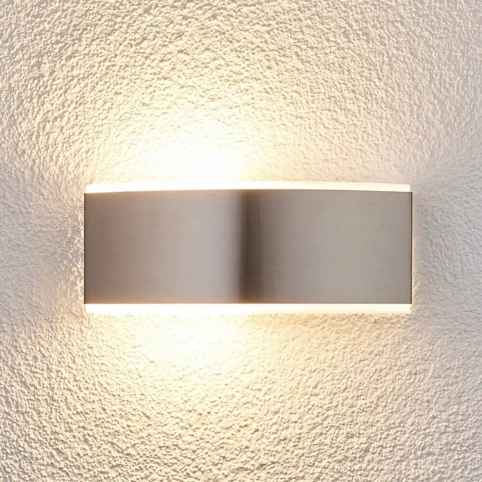Lindby Außenwandleuchte Pacon - alu / grau / zink, klar / transparent, IP44 - Rechteckige Wandleuchte aus gebürstetem Metall, die eine strukturierte Wand nach oben und unten beleuchtet.