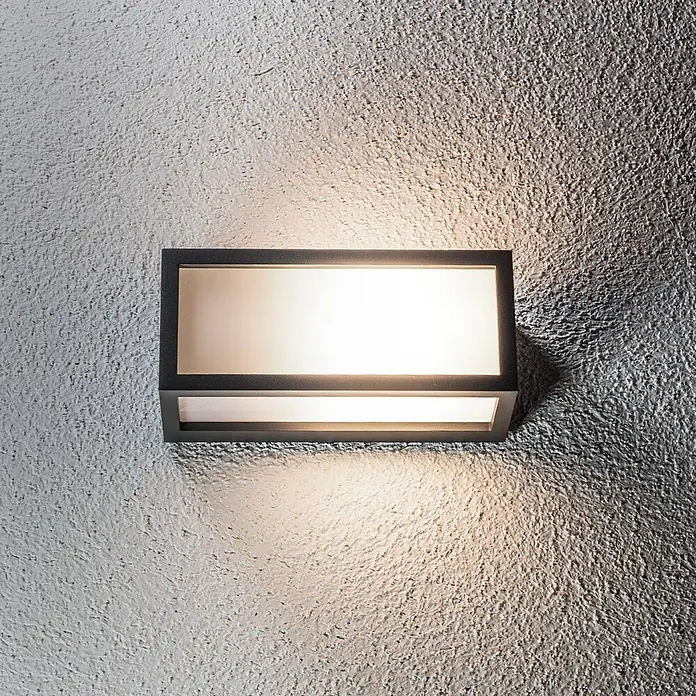 Lucande Außenwandleuchte Tame - schwarz, IP54 - Dunkle rechteckige Außenwandleuchte an strukturierter Wand, mit warmem Auf-/Ablicht.
