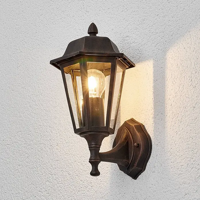 Lindby Außenwandleuchte Lamina - braun / rost, braun / rost, IP44 - Dunkelbraune Outdoor-Wandlaterne mit Klarglas und leuchtender Birne.
