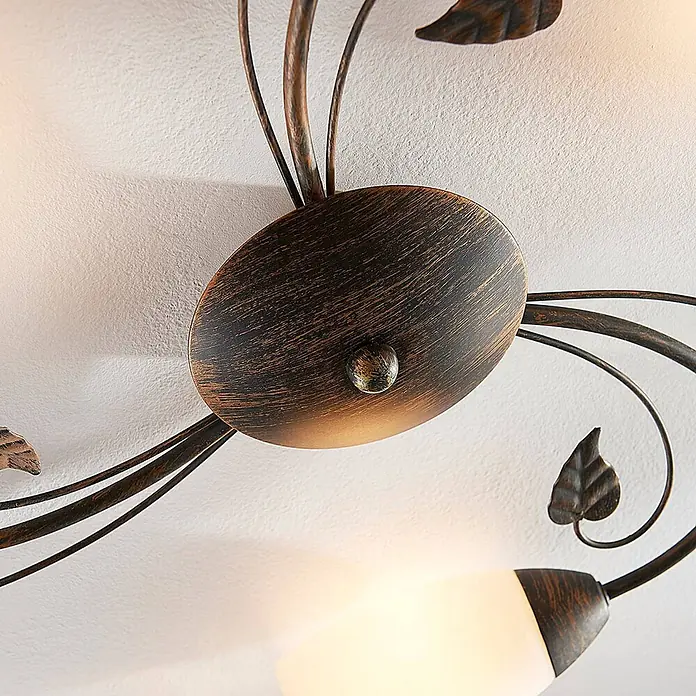 Lindby Deckenleuchte Stefania - L x B x H: 46 x 46 x 9,5 cm, braun / rost, E14 - Deckenleuchte aus Antikbronze mit dekorativen Metallblättern und mattierten Glasschirmen.