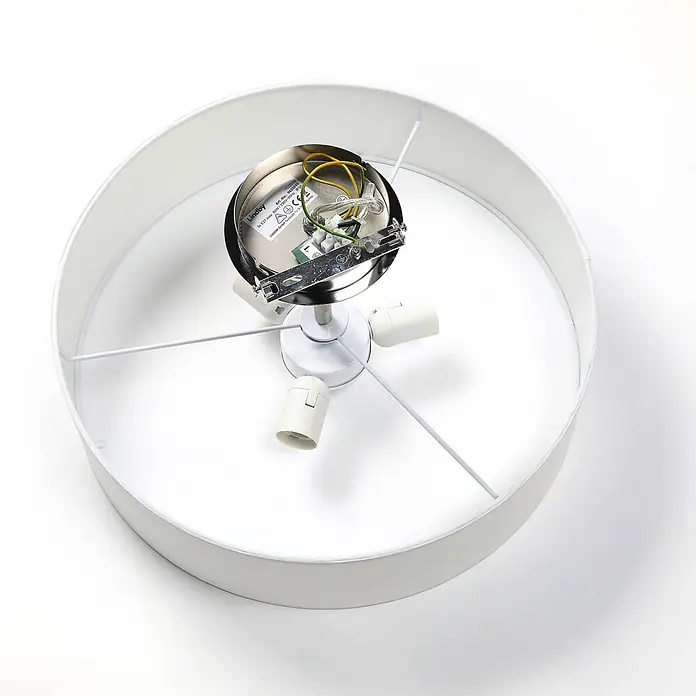 Lindby Deckenleuchte Josia - weiß / opal, E27 - Weißer runder Stofflampenschirm von unten, mit Metall-Deckenhalterung, Verkabelung und drei E27-Fassungen.