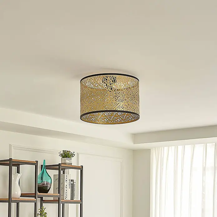 Lindby Deckenleuchte Yonah - L x B x H: 40 x 40 x 27 cm, messing / gold, E27 - Deckenleuchte mit zylindrischem, goldfarbenem Lasercut-Muster und schwarzem Rand.