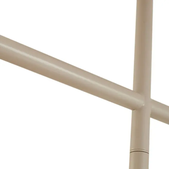 Lindby Deckenleuchte Marilou - creme / amber, creme / amber, GU10 - Beige Metallrohre bilden eine Kreuzung, Teil eines Möbelgestells.
