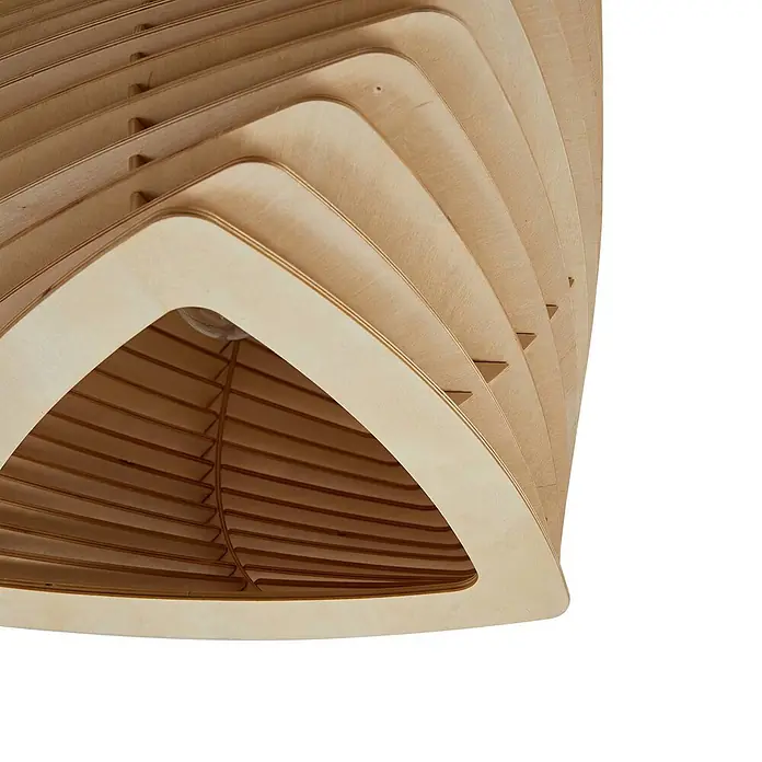 Lindby Deckenleuchte Sanza - L x B x H: 46 x 50 x 27,5 cm, schwarz, Holz hell, E27 - Geschichteter, gebogener Lampenschirm aus hellem Schichtholz.