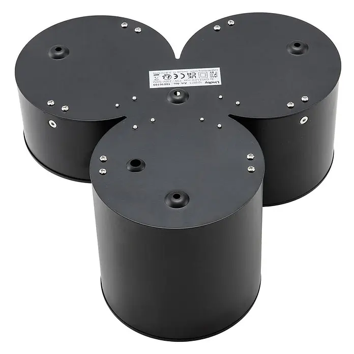 Lindby Deckenlampe in schwarz matt, Deckenleuchte -  - Mattschwarzer Dreifach-Deckenleuchtenfuß mit zylindrischen Lampengehäusen, von oben gesehen, mit Befestigungsschrauben und technischem Etikett.