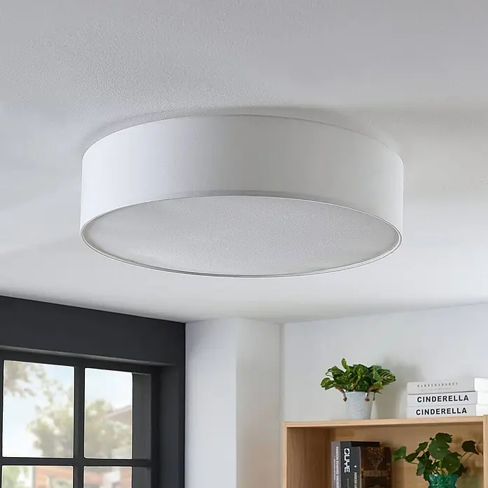 Lindby Deckenleuchte Gordana - L x B x H: 57 x 57 x 15 cm, weiß / opal, E27 - Runde, weiße Stoff-Deckenleuchte, bündig montiert.