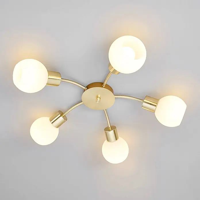 Lindby Deckenleuchte Elaina - messing / gold, E14 - Deckenleuchte mit Gold-Finish und fünf weißen, kugelförmigen Glasschirmen.