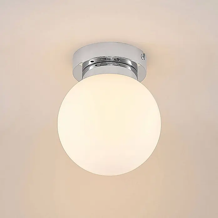 Lindby Deckenlampe in chrom, Deckenleuchte -  - Chrom-Deckenleuchte mit kugelförmigem, mattiertem Opalglas-Schirm, warmweiß leuchtend.