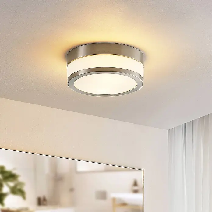 Lindby Deckenleuchte Flavi - L x B x H: 23 x 23 x 9 cm, alu / grau / zink, E27 - Runde Deckenleuchte aus gebürstetem Metall mit zwei weißen Lichtdiffusoren, spendet warmes Licht im Raum.