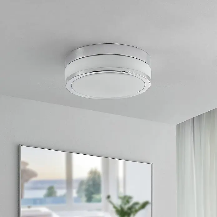Lindby Deckenleuchte Flavi - L x B x H: 28 x 28 x 9 cm, chrom / silber, E27 - Moderne runde Deckenleuchte aus Chrom mit weißem Diffusor.