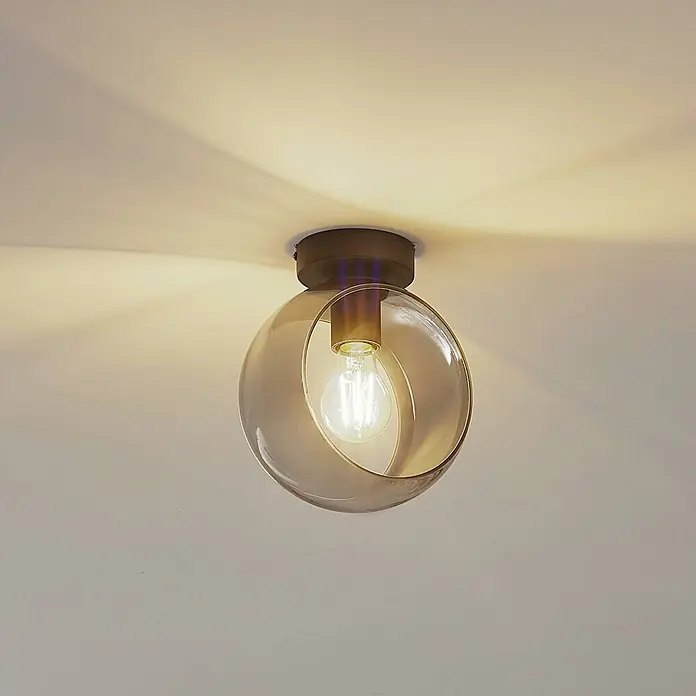 Lindby Deckenleuchte Roton - schwarz, alu / grau / zink, E27 - Moderne Deckenleuchte mit Rauchglas-Kugelschirm und sichtbarer LED-Birne. An einer Decke montiert.