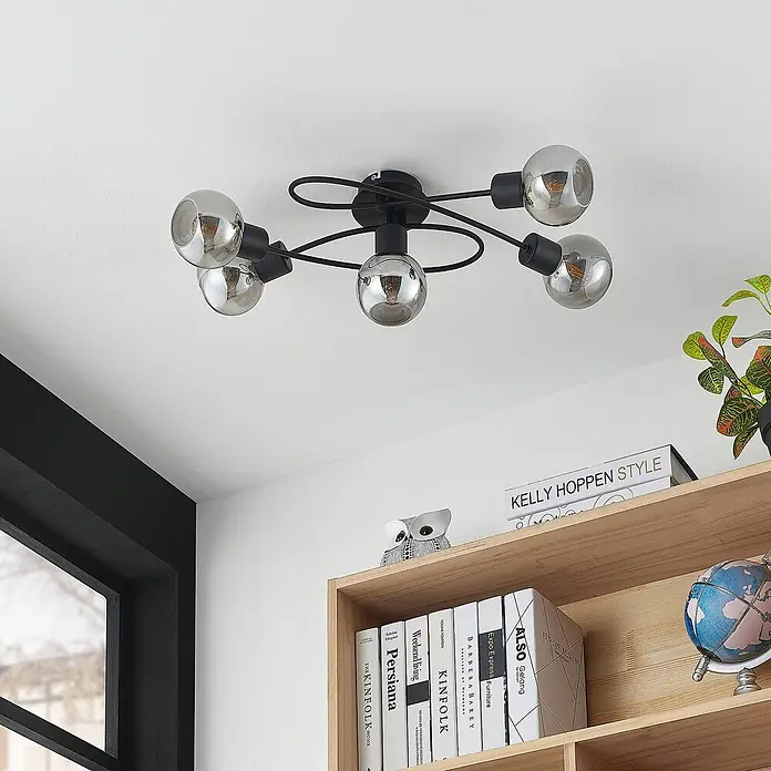 Lindby Deckenleuchte Elaina - schwarz, schwarz, E14 - Moderne schwarze Deckenleuchte mit fünf kugelförmigen Rauchglasbirnen.