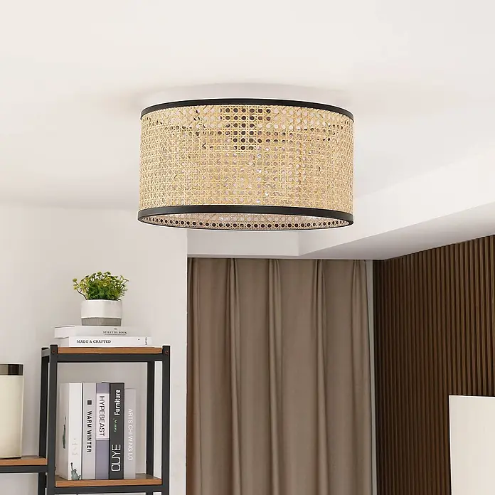 Lindby Deckenleuchte Yaelle - L x B x H: 40 x 40 x 22 cm, Holz hell, E27 - Deckenleuchte aus Rattan und schwarzem Metall, perfekt für einen natürlichen Akzent.